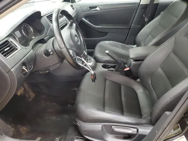 2012 VOLKSWAGEN JETTA SE  
