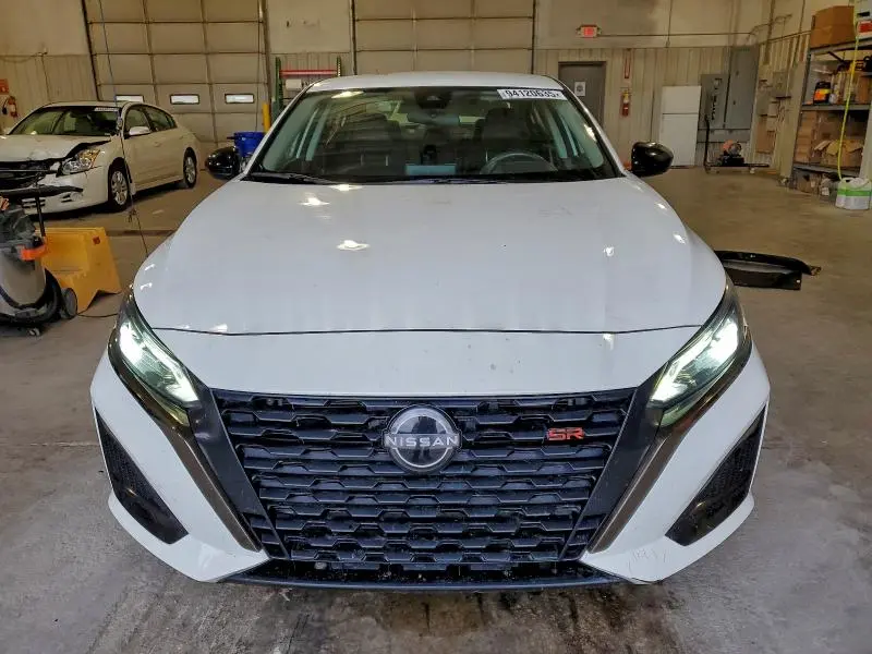 2023 NISSAN ALTIMA SR  