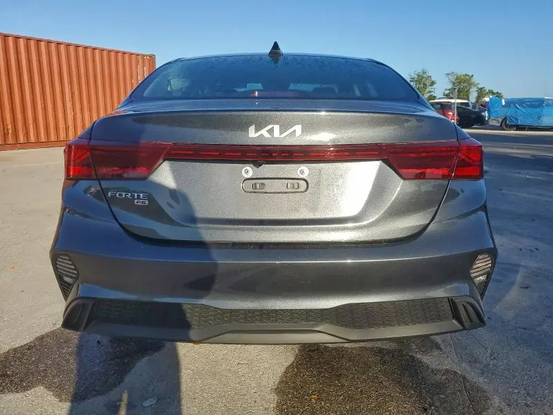 2022 KIA FORTE FE  