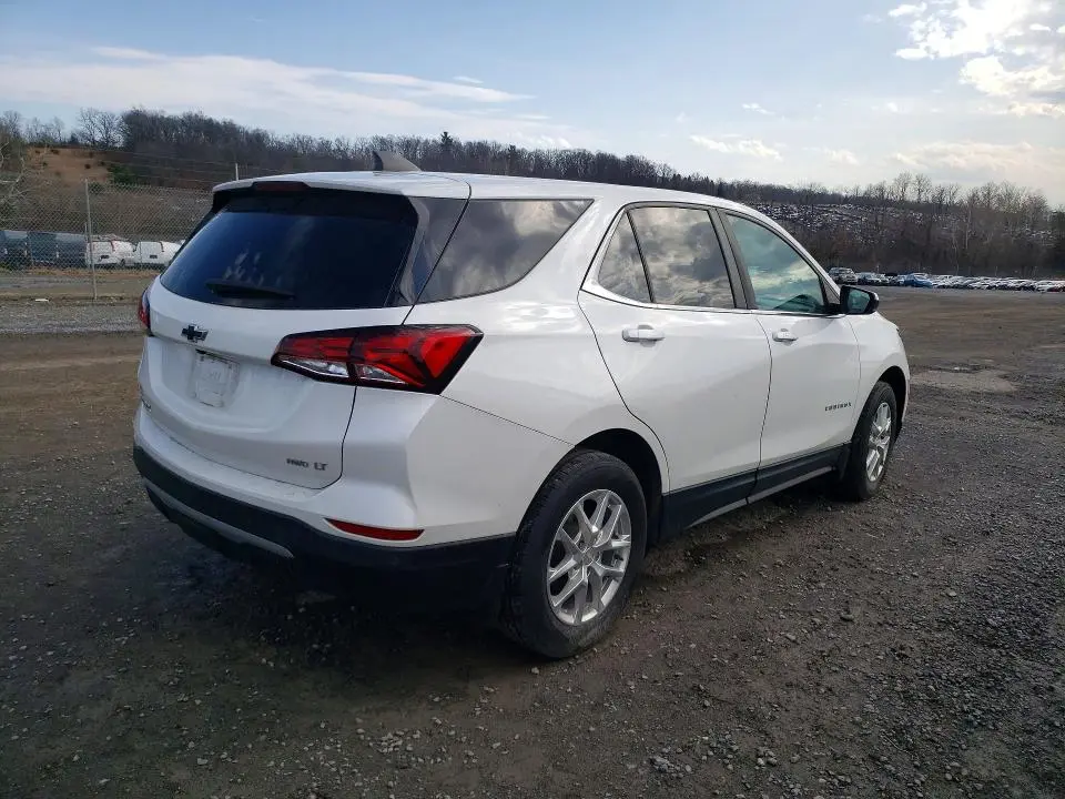 2022 CHEVROLET EQUINOX LT  