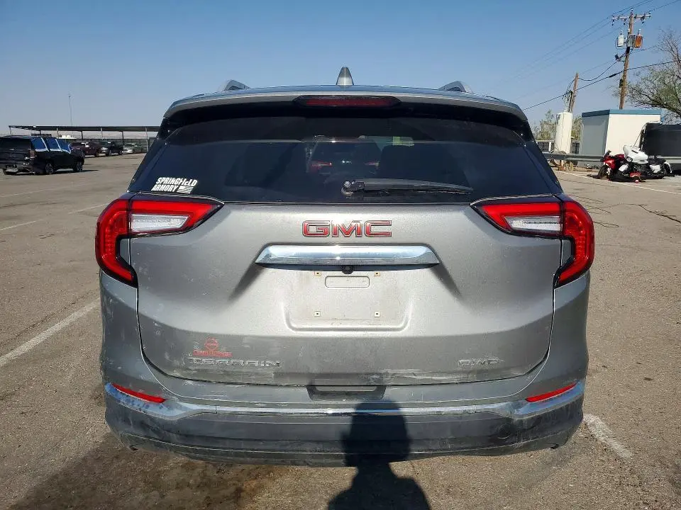 2023 GMC TERRAIN SLT  