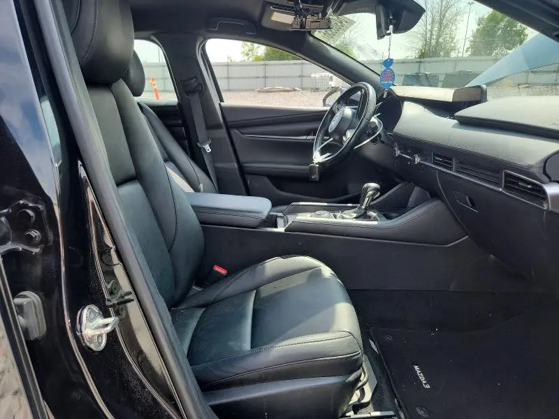 2023 MAZDA 3 SELECT  