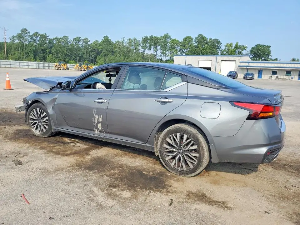 2023 NISSAN ALTIMA SV  
