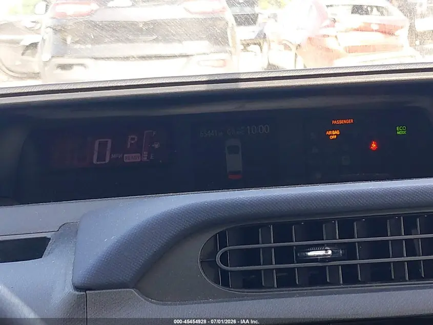 2016 TOYOTA PRIUS C TWO