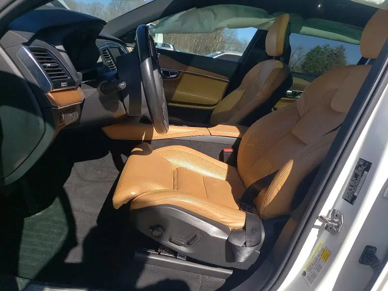 2018 VOLVO XC90 T6  