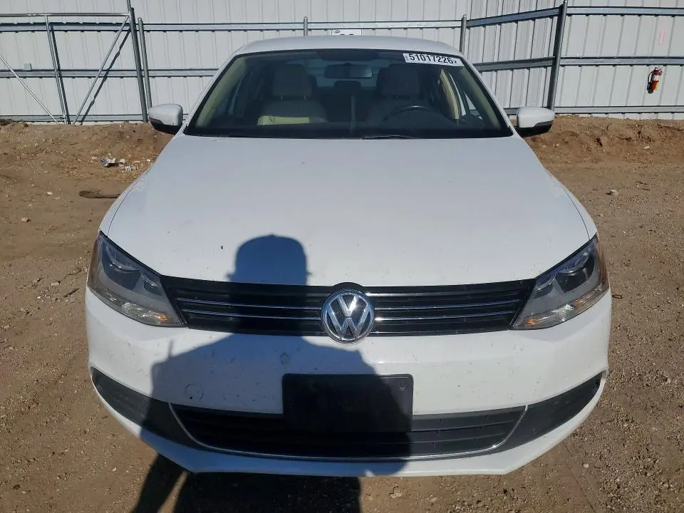2014 VOLKSWAGEN JETTA SE  