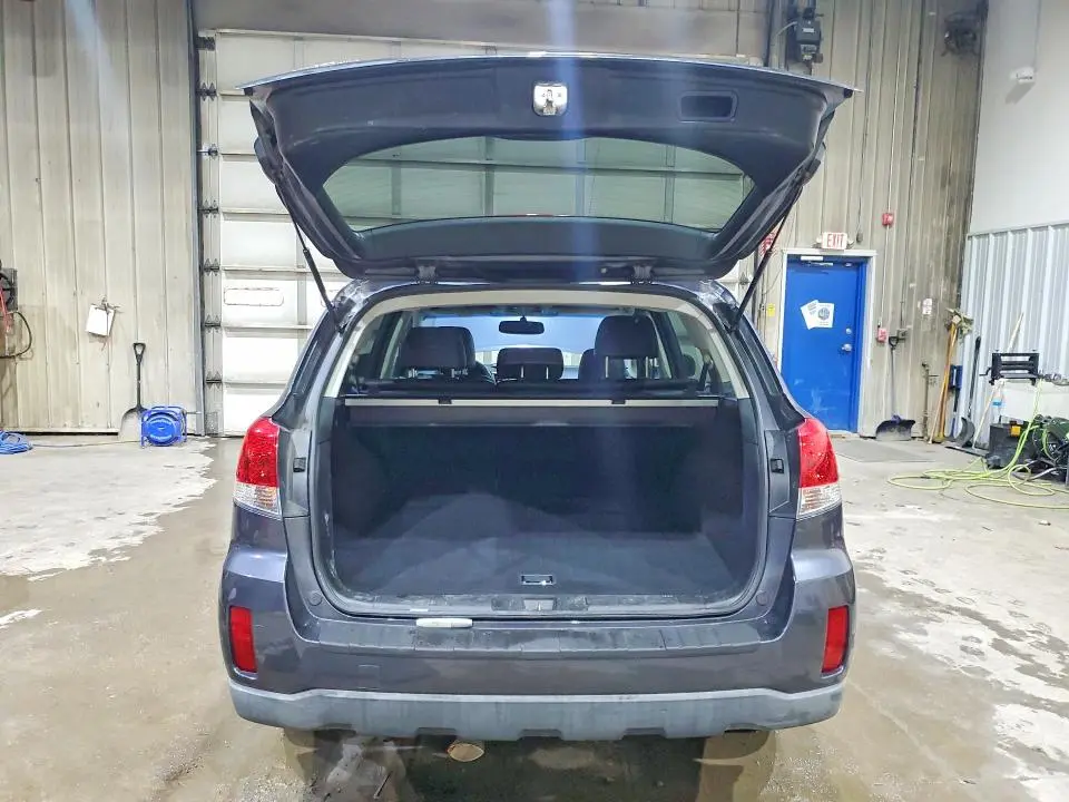 2011 SUBARU OUTBACK 2.5I LIMITED  