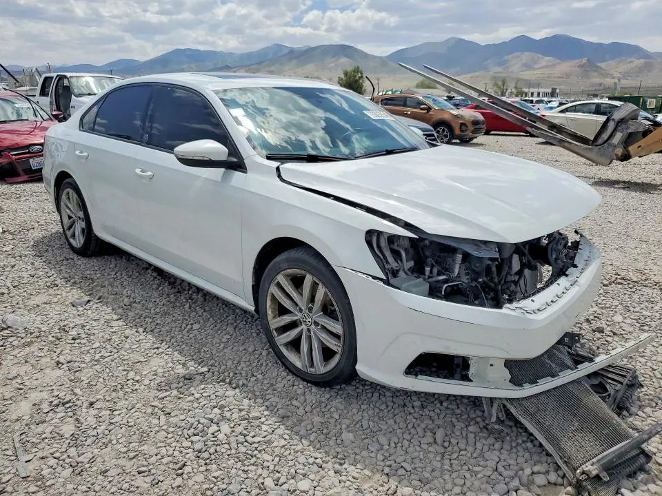 2019 VOLKSWAGEN PASSAT WOLFSBURG  