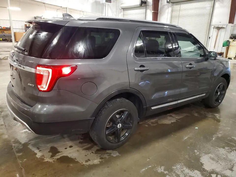 2017 FORD EXPLORER XLT  
