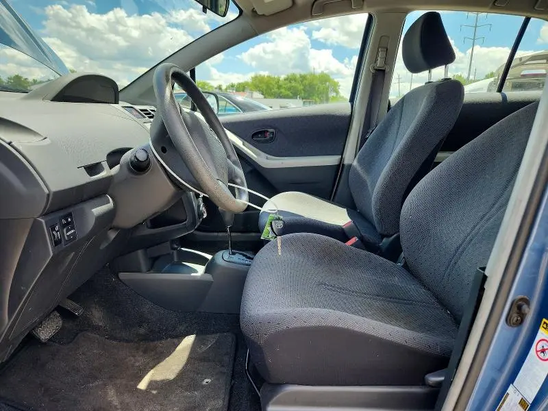 2010 TOYOTA YARIS BASE  