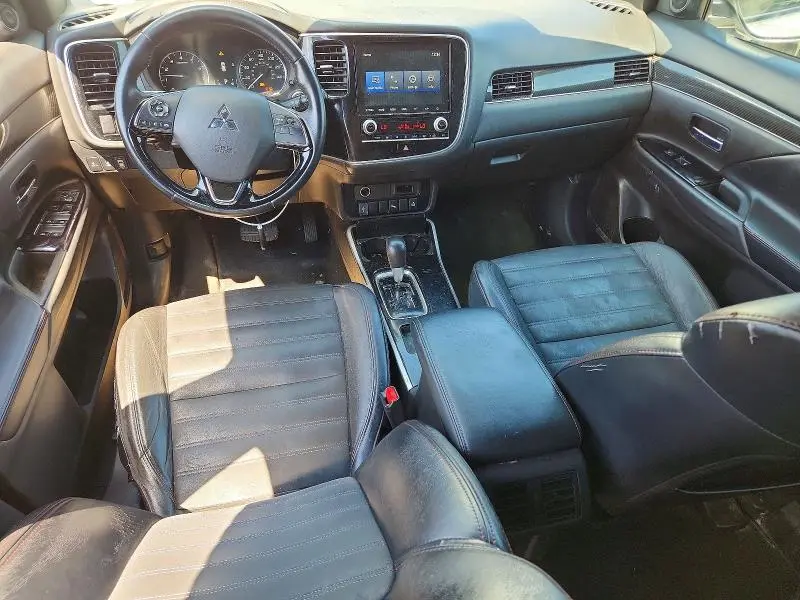 2020 MITSUBISHI OUTLANDER SE  