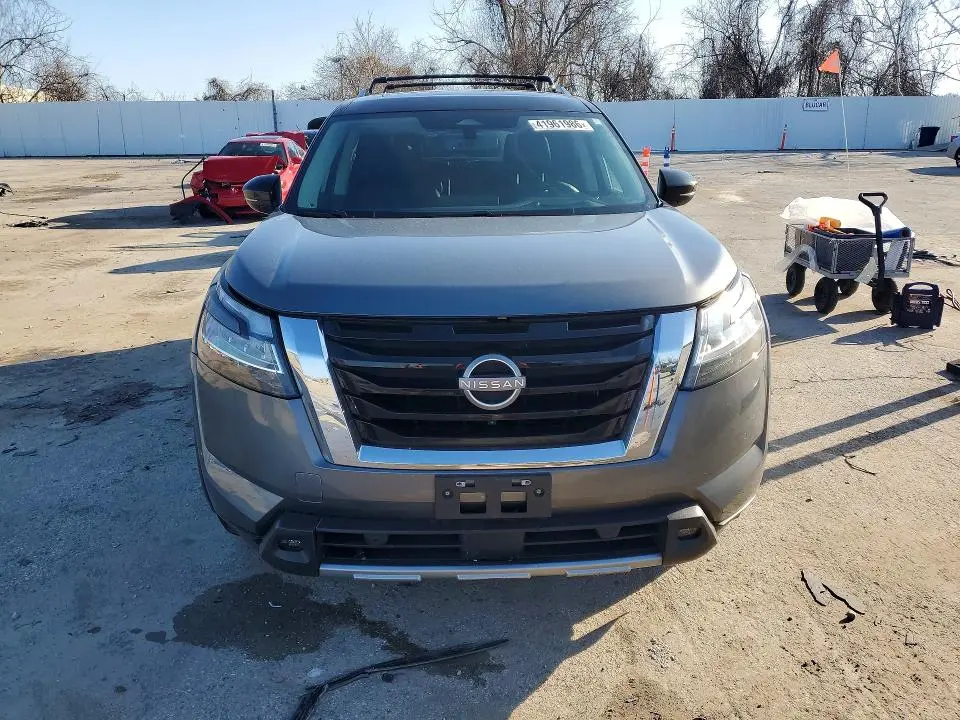 2024 NISSAN PATHFINDER PLATINUM  