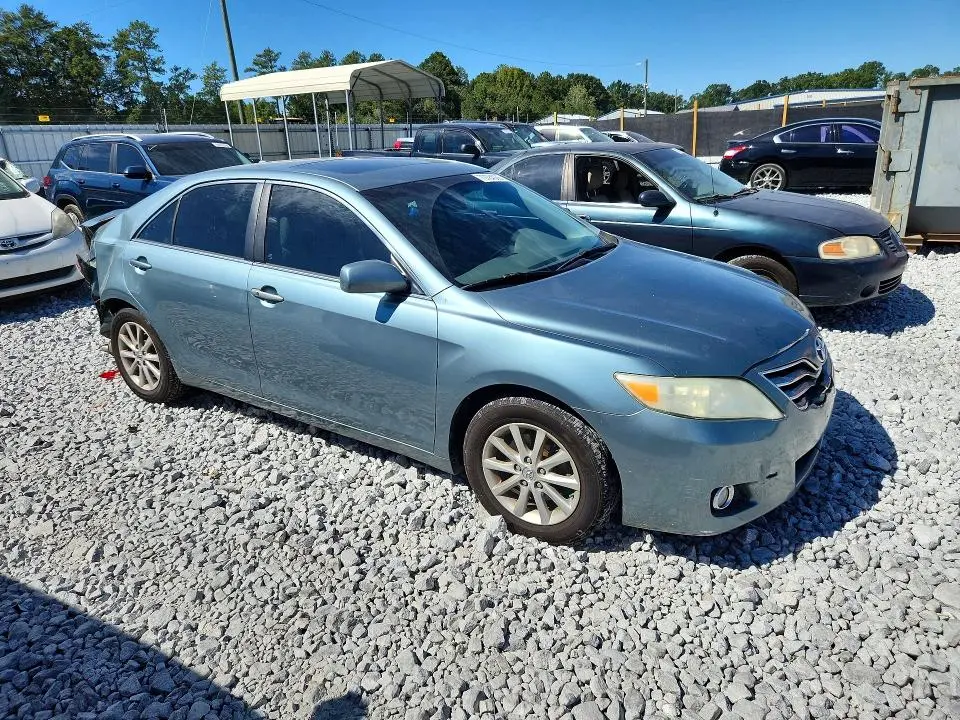 2010 TOYOTA CAMRY XLE  