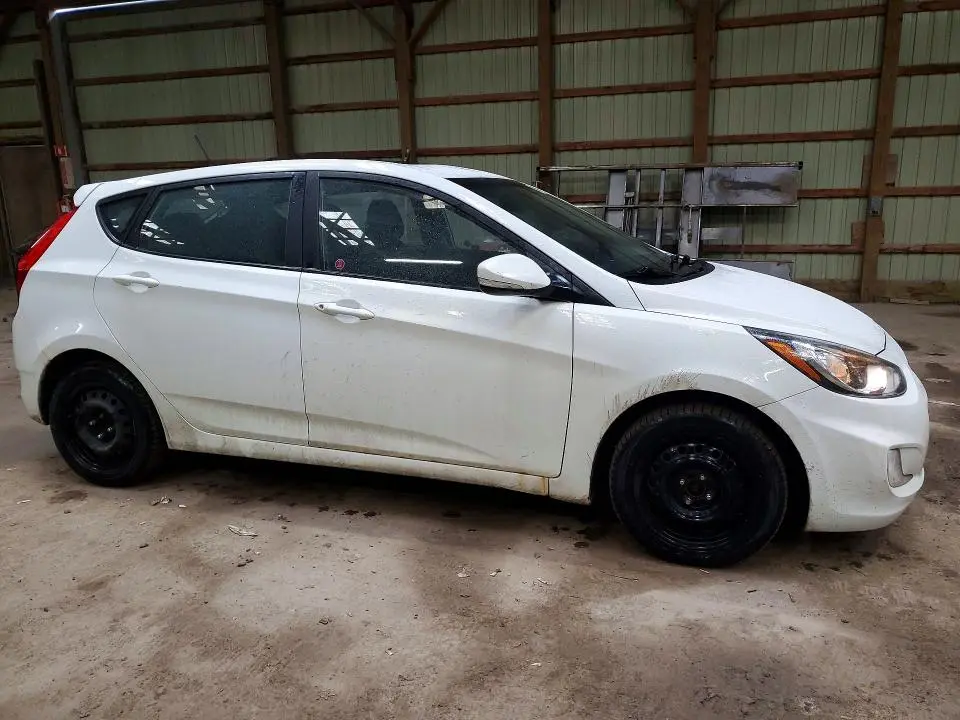 2013 HYUNDAI ACCENT SE  