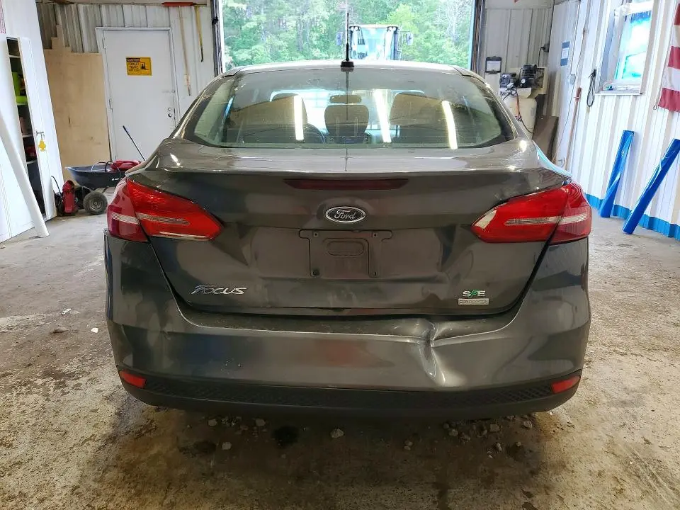2016 FORD FOCUS SE  