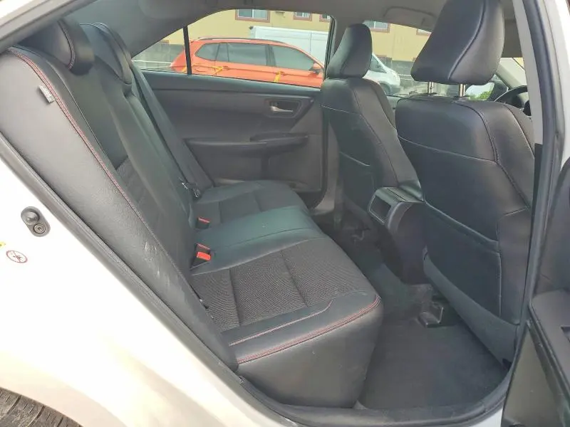 2017 TOYOTA CAMRY SE  
