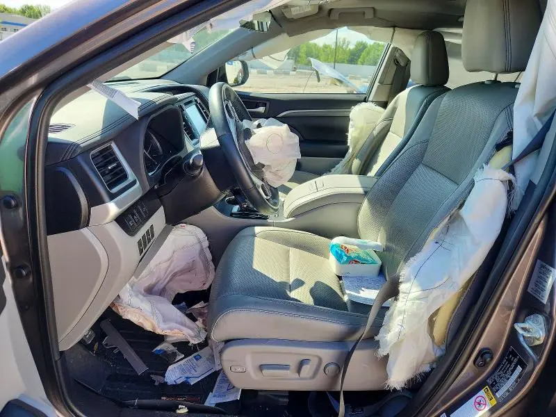 2019 TOYOTA HIGHLANDER LIMITED  