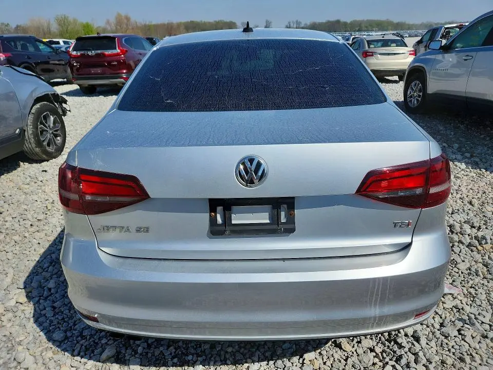 2016 VOLKSWAGEN JETTA SE  