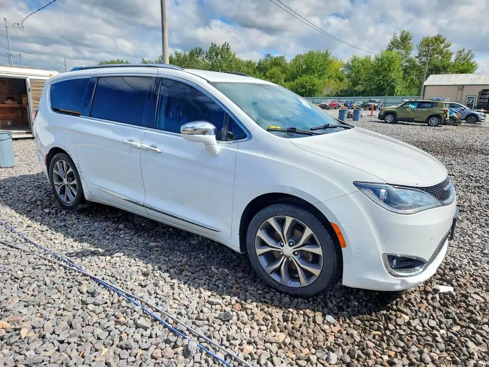 2018 CHRYSLER PACIFICA LIMITED  