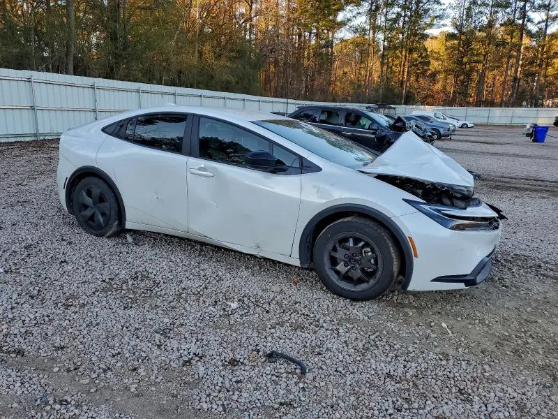 2024 TOYOTA PRIUS LE  