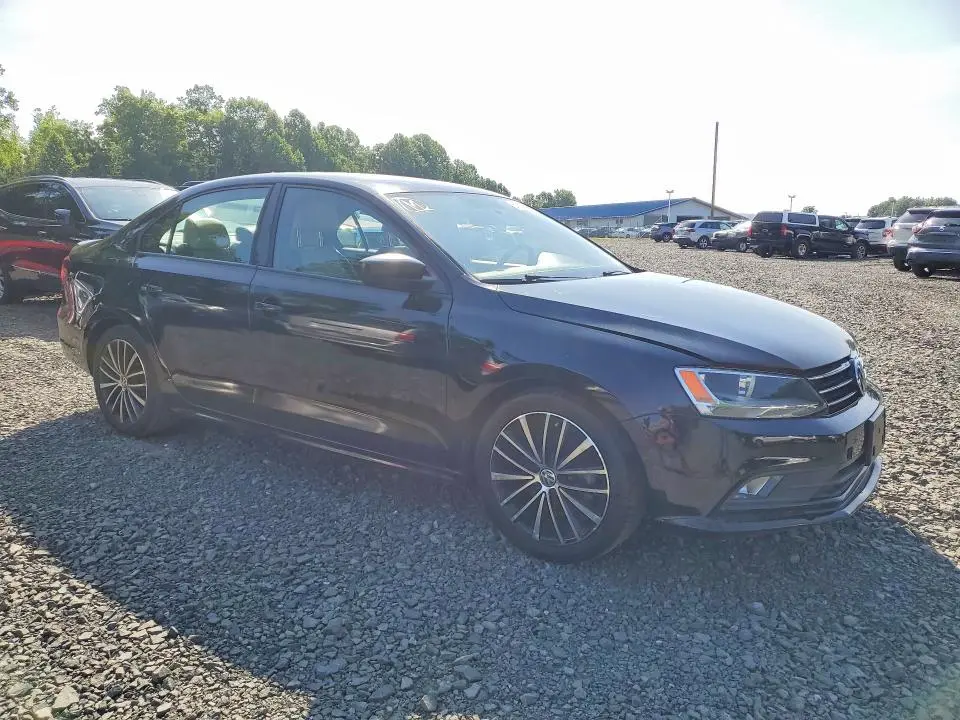 2016 VOLKSWAGEN JETTA SPORT  