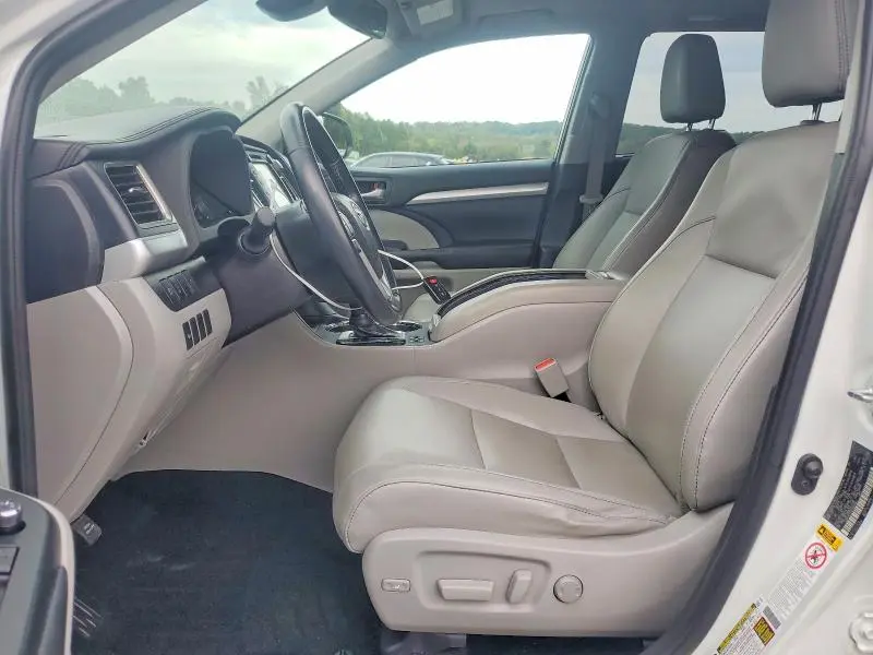 2019 TOYOTA HIGHLANDER XLE  