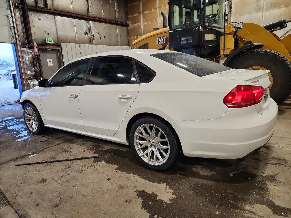 2014 VOLKSWAGEN PASSAT S  
