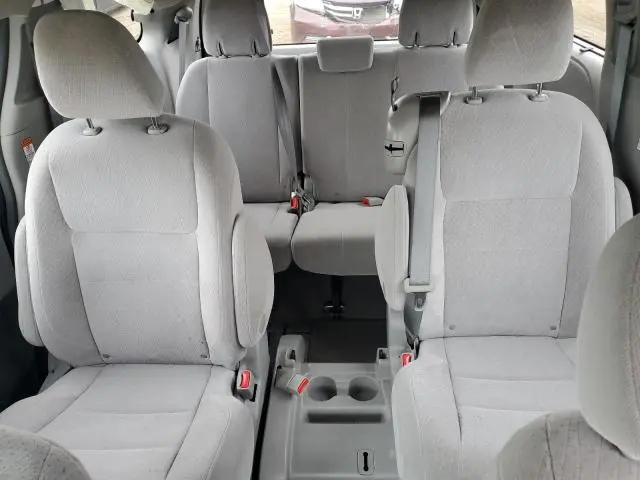 2015 TOYOTA SIENNA LE  