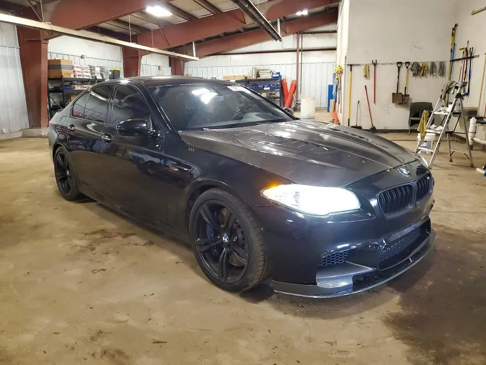 2013 BMW M5   