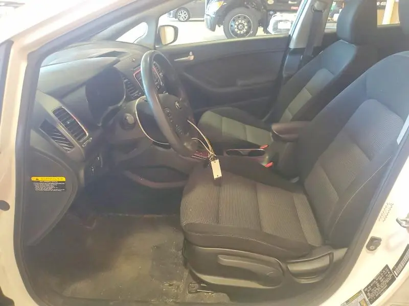 2017 KIA FORTE LX  