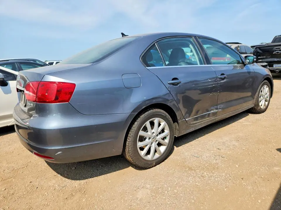 2013 VOLKSWAGEN JETTA SE  
