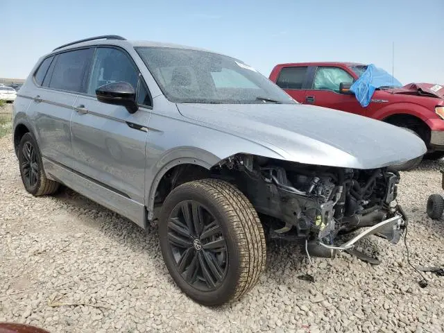 2022 VOLKSWAGEN TIGUAN SE R-LINE BLACK