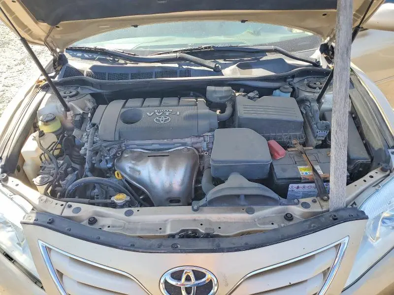2010 TOYOTA CAMRY LE  