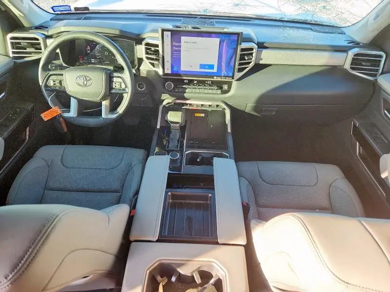 2024 TOYOTA TUNDRA CREWMAX LIMITED  