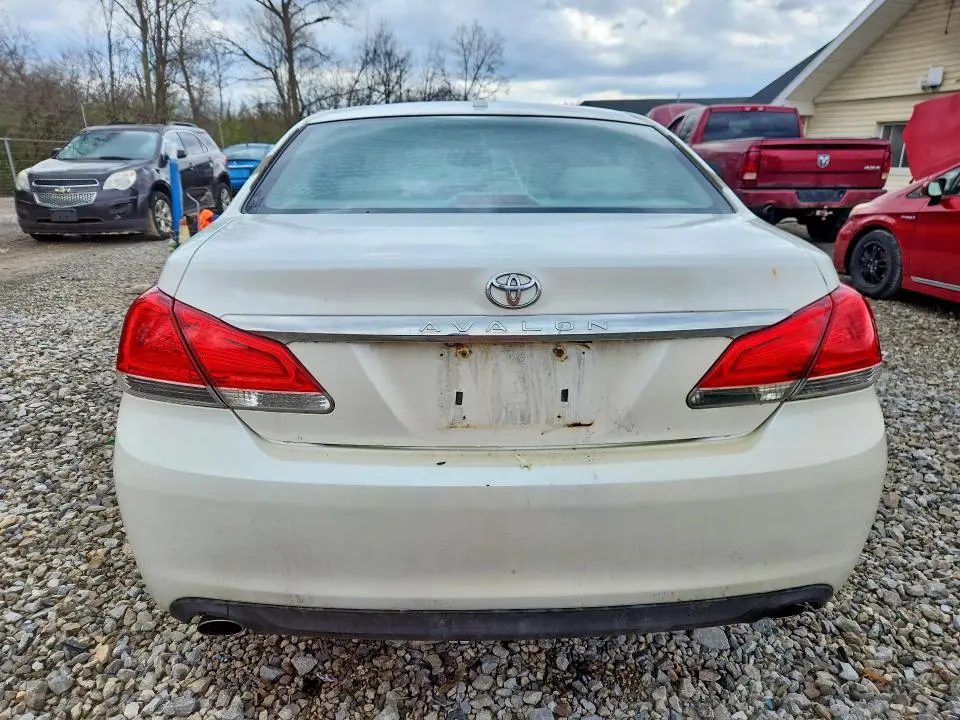2011 TOYOTA AVALON LIMITED  