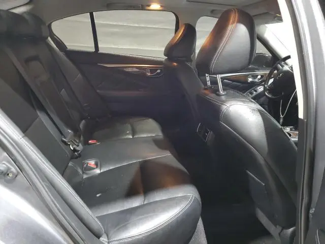 2015 INFINITI Q50 BASE  