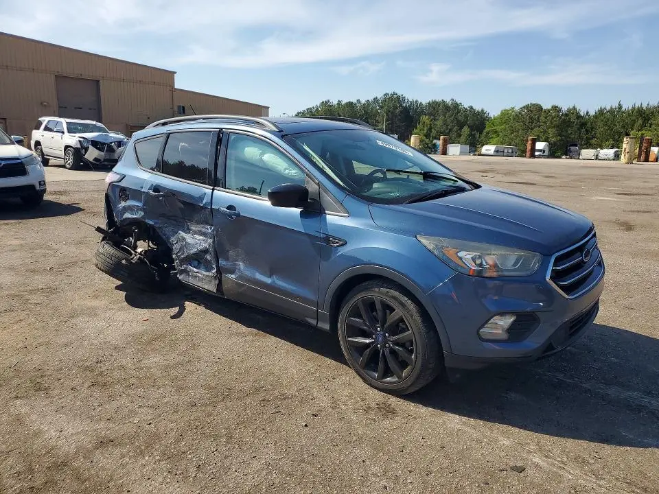 2018 FORD ESCAPE SE  