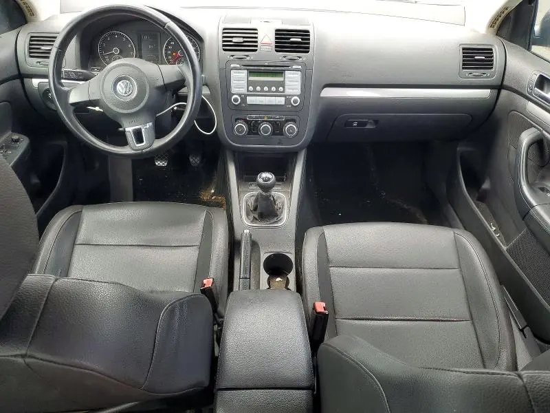 2010 VOLKSWAGEN JETTA SE  