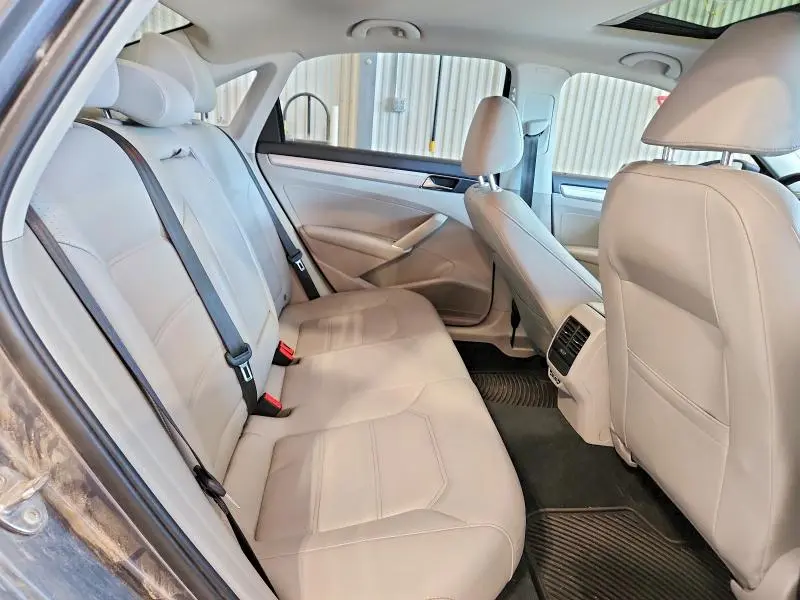2019 VOLKSWAGEN PASSAT WOLFSBURG  