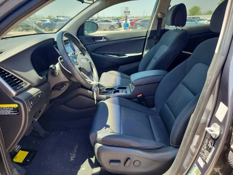 2017 HYUNDAI TUCSON SE  
