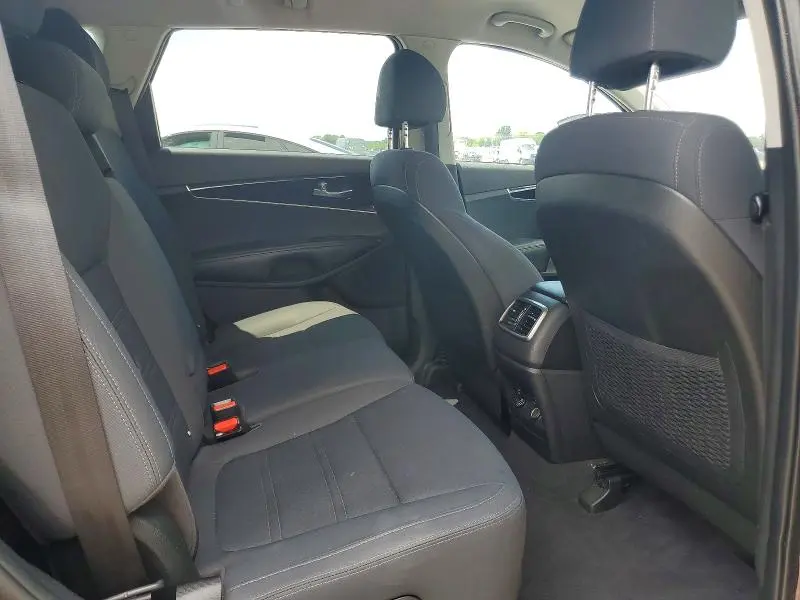 2018 KIA SORENTO LX V6  
