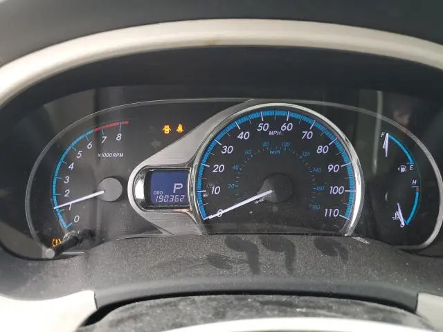 2013 TOYOTA SIENNA XLE  