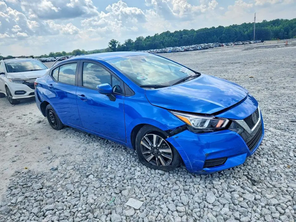 2021 NISSAN VERSA SV  