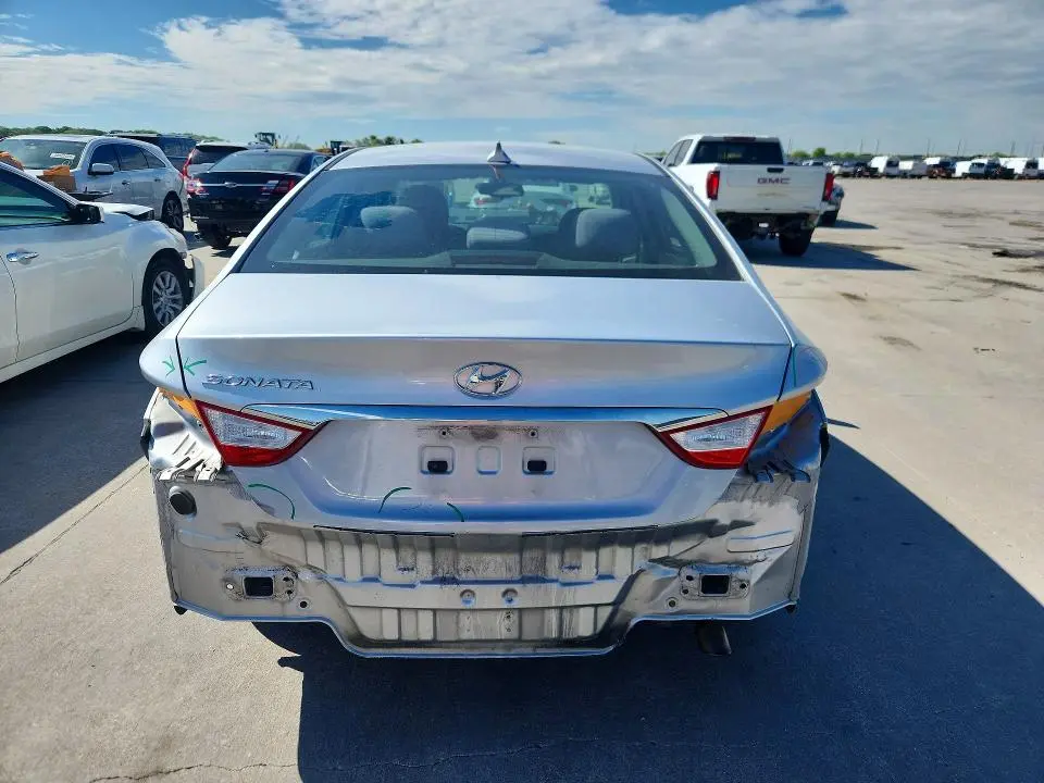 2012 HYUNDAI SONATA GLS  