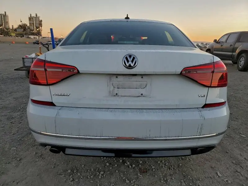 2018 VOLKSWAGEN PASSAT S  
