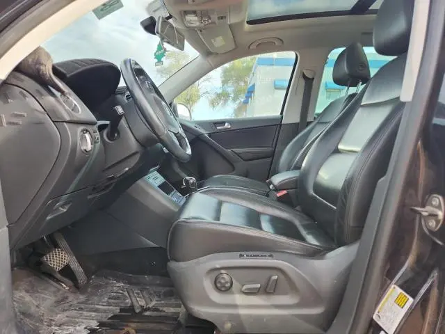 2011 VOLKSWAGEN TIGUAN S  