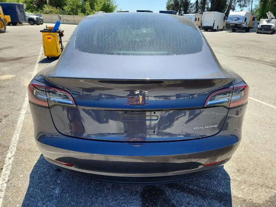 2018 TESLA MODEL 3   