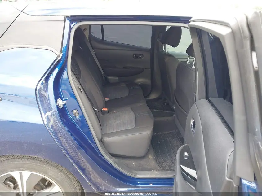 2020 NISSAN LEAF SV 40 KWH