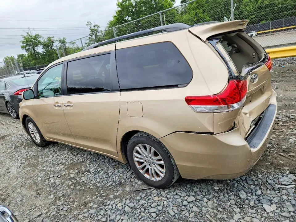 2011 TOYOTA SIENNA XLE 8-PASSENGER  