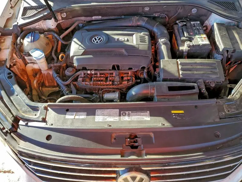 2016 VOLKSWAGEN PASSAT SE  